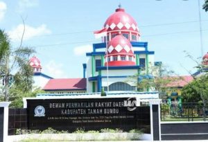 Sejumlah Angggota DPRD Tanbu Ajukan Penangguhan Penahanan Tsk Rooswandi Salem, Intervensi Proses Hukum ?