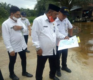 Plt Kadis PUPR Subhansyah Komitmen Melaksanakan Perbaikan Jalan Tanbu Yang Rusak
