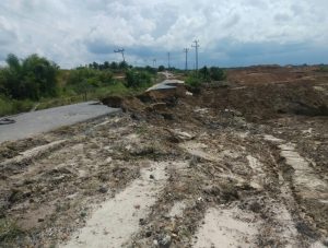 PT Anzawara Satria Janji Bertanggungjawab, Tapi Jalan Desa Bunati Yang Longsor Belum Juga di Perbaiki