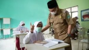 Bupati Zairullah Meninjau Langsung Sekolah Yang Melaksanakan Pembelajaran Tatap Muka Terbatas