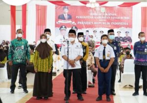 Bupati Zairullah Hadiri Vaksinasi Massal Tanbu, di Pantau Langsung Presiden Jokowi Secara Virtual