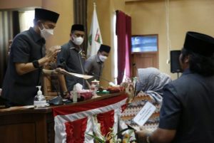Ini Tanggapan Fawahisah Anggota DPRD Tanbu, di Tengah Suasana Acara Rapat Pemandangan Umum RAPBD Tahun 2021