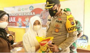 Polres Tanbu Kunjungi Pelaksanaan Vaksinasi Anak Sekolah di Mantewe