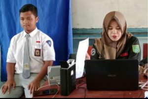 Disdukcapil Jemput Bola Perekaman KTP Pelajar SMAN 1 Kusan Hilir