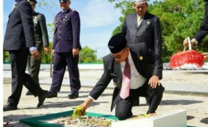 Peringati HarI Pahlawan, Forkopimda Tanbu Tabur Bunga di Taman Makam Pahlawan Pagatan