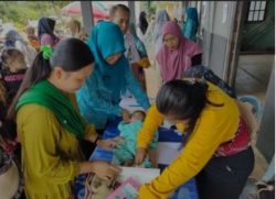 Camat dan Ketua TP PKK Sungai Loban Monitoring Pos Yandu Kemboja