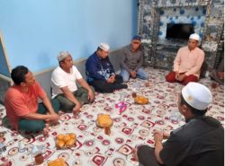 Antusias Warga Desa Sungai Cuka dan Sebamban Baru Sambut Kedatangan Wabup M Rusli