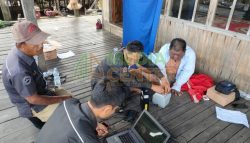 “Pelangsir Massal”: Program Inovatif Disdukcapil Tanbu Merekam Data Kependudukan Penyandang Masalah Sosial di Desa Terpencil