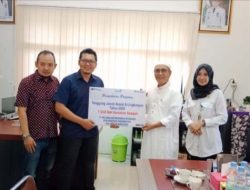 PT Pelindo Batulicin Serahkan Bantuan Kontainer Sampah kepada Pemkab Tanbu