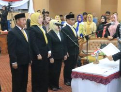 Resmi! Empat Anggota Baru DPRD Tanbu Dilantik