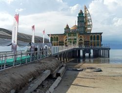Masjid Apung Ziyadatul Abrar: Megahnya Landmark Religi di Tanbu