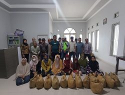 Dinas Sosial Tanbu Distribusikan Bantuan Sosial ke Masyarakat