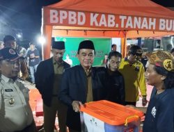 Tanggap Darurat, Bupati Tanbu Kunjungi Korban Kebakaran Satui dan Berikan Bansos