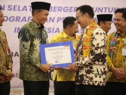 Pemkab Tanbu Dapat Penghargaan Bergengsi dari BKKBN atas Penurunan Angka Stunting