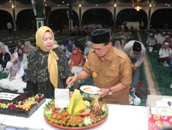 Bukber Jajaran Pemkab Tanbu dan Syukuran Ulang Tahun Bupati Zairullah Azhar