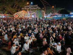 Ribuan Masyarakat Padati Tabligh Akbar di Pesta Pantai Mappanre Ri Tasi’e, Berikut Pesan Bupati Tanah Bumbu
