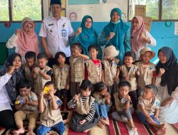 Dalam Rangka PIN, Camat Batulicin Kunjungi KB-TPA Rumah Pintar