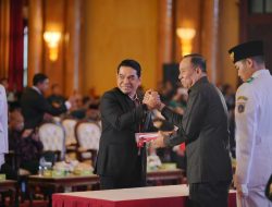 Penyerahan Bendera Pusaka dari BPIP RI Kepada Bupati Tanbu