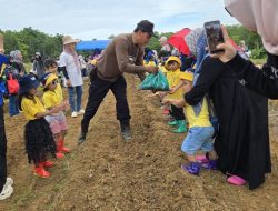 Kebun Semangka Bumdesa Jadi Tempat Edukasi Anak TK