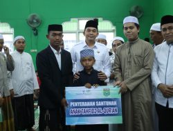 Safari Ramadhan di Mantewe, Bupati Tanbu Berikan Bantuan kepada Anak-anak Tahfidz Al-Qur’an dan Kaum Masjid