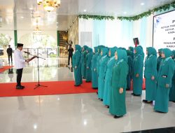 Bupati Andi Rudi Latif Kukuhkan Ketua dan Lantik Pengurus TP PKK Tanbu 2025-2030