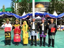 Bupati Andi Rudi Latif Pimpin Upacara Hardiknas 2025,Guru Berdedikasi Terima Penghargaan Satyalencana