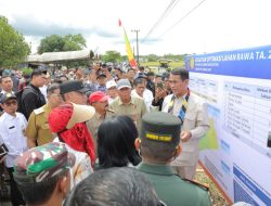 Mentan RI dan Pemprov Kalsel Panen Raya dan Tanam Padi di Tanah Laut