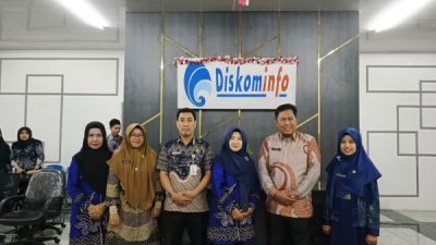 BKPSDM Kotabaru gelar sharing session di Diskominfo untuk tingkatkan kinerja ASN dan digitalisasi layanan, Jumat 11 Juli 2025 di Kotabaru.