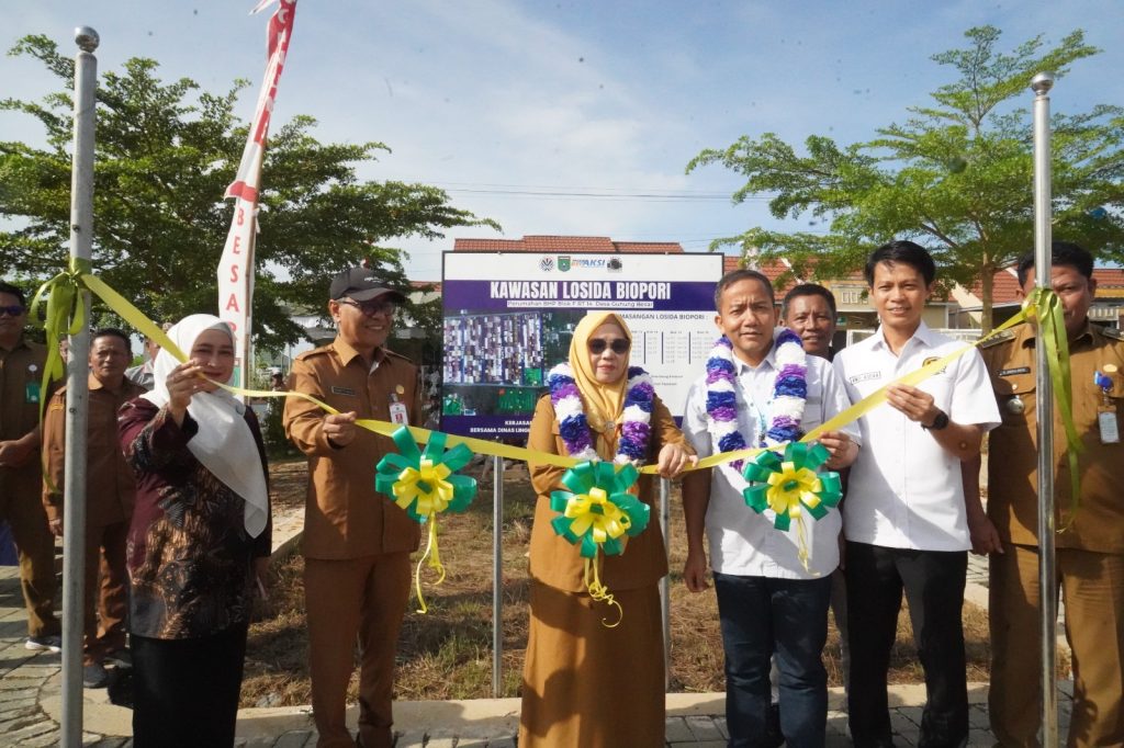 Pemkab Tanah Bumbu resmikan kawasan LOSIDA dan gelar sosialisasi SIGAP di Desa Gunung Besar, Selasa 15 Juli 2025