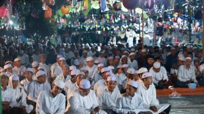 Bupati Andi Rudi Latif mengapresiasi peran Pondok Pesantren Darul Muhibbin di Mekarsari, Tanah Bumbu pada Sabtu, 13-09-2025
