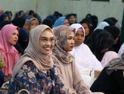 Ketua TP PKK Tanah Bumbu Menghadiri Peringatan Maulid Nabi di Masjid Darul Falah