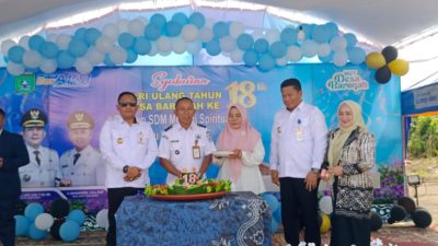 Warga Desa Baroqah Tanah Bumbu merayakan HUT ke-18 dengan syukuran, Rabu 3 September 2025, penuh kebersamaan dan gotong royong