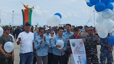 Sekda Kotabaru Eka Saprudin membuka Pemusatan Latihan Kontingen Porprov Kalsel 2025 di Siring Laut.