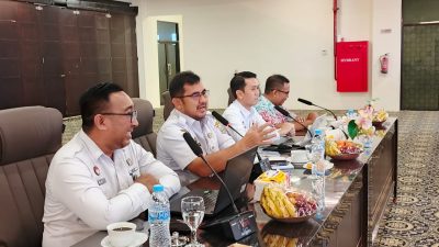 Sekda Kotabaru H. Eka Saprudin bersama jajaran saat membuka Sosialisasi Perda Nomor 10 Tahun 2025 tentang Fasilitasi Perlindungan Kekayaan Intelektual di Aula Bamega, Rabu (8/10/2025). (Foto dok. Pemkab Kotabaru)