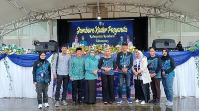 Suasana Jambore Kader Posyandu 2025 di Panggung Apung Siring Laut Kotabaru, Rabu–Kamis (27–28/8/2025), menampilkan antusiasme kader mengikuti berbagai lomba dan pelatihan kesehatan