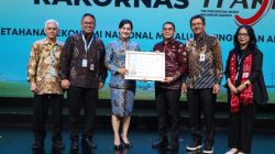 Pemkab Tanah Bumbu raih Penghargaan TPAKD terbaik 2025 berkat komitmen memperluas inklusi keuangan dan pemberdayaan ekonomi masyarakat daerah