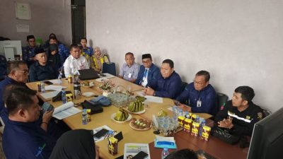 Tim Ahli Gubernur Kalsel Kunjungi Tanah Bumbu, Pantau Progres Pembangunan Jembatan Penghubung Kalimantan–Pulau Laut