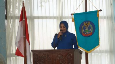 Ketua Umum GOW Kabupaten Kotabaru, Siti Hadijah Syairi Mukhlis, menyampaikan sambutan dalam pertemuan rutin Gabungan Organisasi Wanita masa bakti 2025–2029 di Gedung Ratu Intan, Senin (6/10/2025).