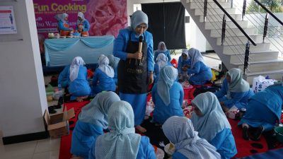 IWABRI Kotabaru Pererat Persaudaraan Anggota Lewat Kegiatan Fun Cooking