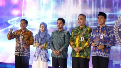 Pemkab Tanah Bumbu raih peringkat III Mitra Humas Pemprov pada AMPK 2025, perkuat komunikasi publik daerah Kalimantan Selatan.