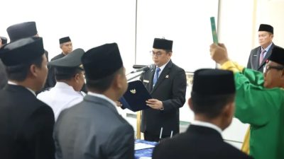 Pemkab Tanah Bumbu lakukan penyegaran organisasi lewat pelantikan 21 pejabat umtuk daerah berintegritas dan profesional.