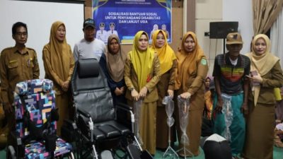 Bupati Andi Rudi Latif dorong bansos disabilitas dan lansia disertai layanan kesehatan serta pemberdayaan masyarakat.