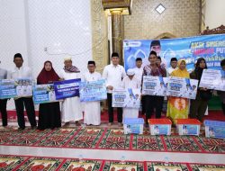 Safari Ramadan di Kusan Hilir, Bupati Andi Rudi Latif Salurkan Bansos dan Gaungkan Gerakan Indonesia ASRI