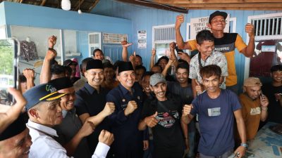Bupati andi rudi latif menyediakan Dapur Umum BerAKSI guna memenuhi kebutuhan berbuka puasa dan sahur bagi penumpang yang tertunda
