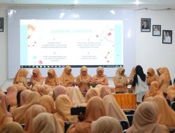 Pelatihan Kerajinan Bunga Kain Stocking, DWP Tanah Bumbu Dorong Kreativitas dan Ekonomi Keluarga