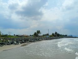 Bupati Andi Rudi Latif Bangun Siring Laut di Pagatan, Antisipasi Gelombang Pasang